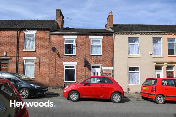 5 bed house of multiple occupation to rent in Munro Street, Stoke-On-Trent - Photo 1