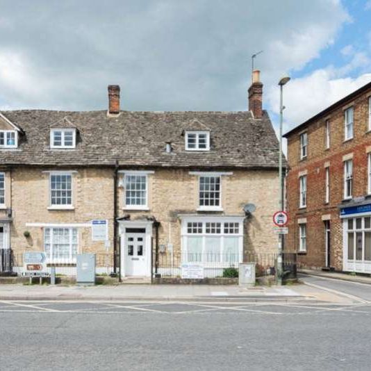 High Street, Witney, Oxfordshire, OX28 - Photo 1