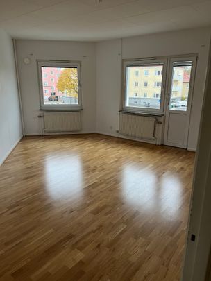 Carlavägen, Eskilstuna - Photo 1