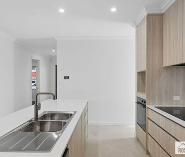 BRAND NEW MODERN HOME WITH QUALITY FINISHES! - Photo 5