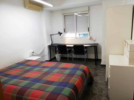 Calle Arquitecto Gasco, Valencia, Valencian Community 46022 - Photo 3