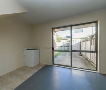 4-BEDROOM IN EAST TAMAKI - Photo 5