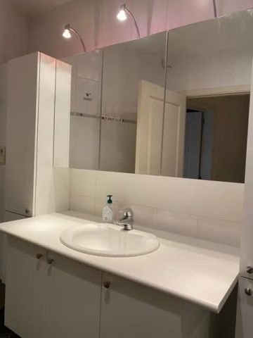 Mooi gelijkvloers appartement met 1 slaapkamer + bureauruimte en autostaanplaats in Eindhout! - Foto 3