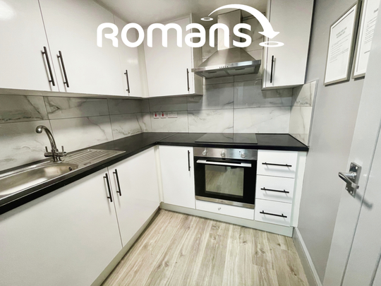 1 bedroom in a house share to rent - Photo 1