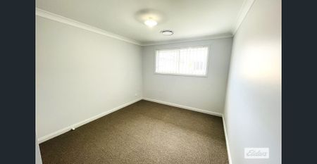 Near New Luxury house with 4 Bedrooms plus STUDY - Photo 3