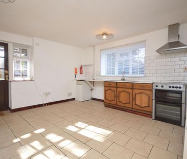 2 bedroom semi-detached bungalow to rent - Photo 6