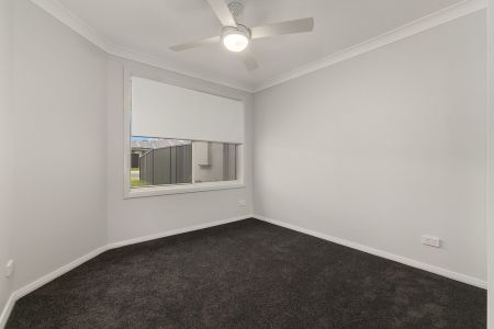 Spacious Modern Family Home - Photo 3