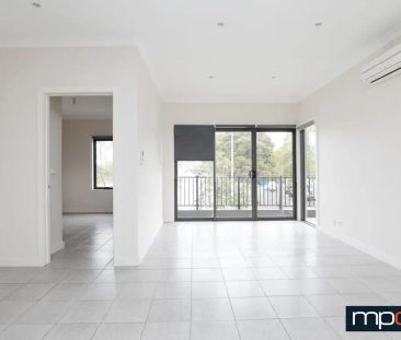 “Modern 2-Bedroom Apartment” - Photo 1