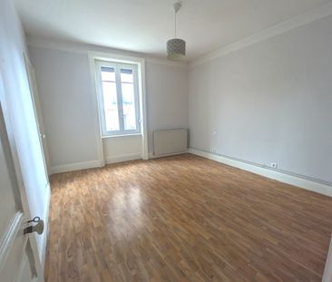 Location Appartement 3 pièces 94m² FEURS 42110 - Photo 3