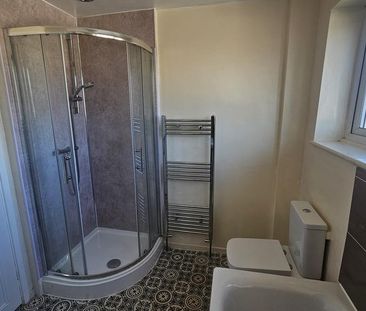 3 bedroom semi-detached house to rent - Photo 6