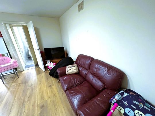 3 bedroom flat to rent - Photo 1