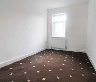 4 bedroom flat to rent - Photo 3