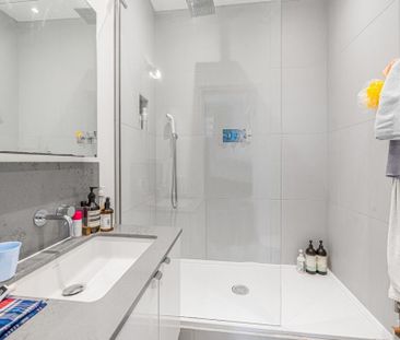 3 bedroom flat to rent - Photo 5