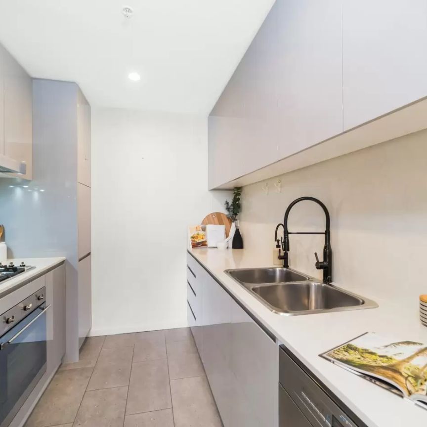 MGM MARTIN – MODERN 3 BEDROOM APARTMENT + STUDY - Photo 1