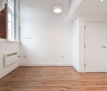 Crocketts Lane, Smethwick, West Midlands, B66 - Photo 2