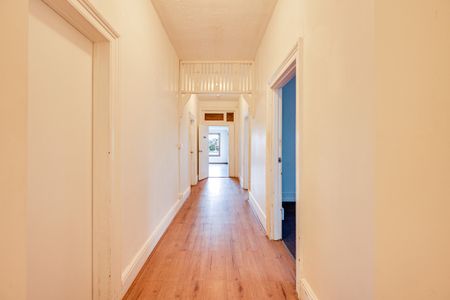 4 bedrooms house in Moonah Center Available NOW - Photo 5