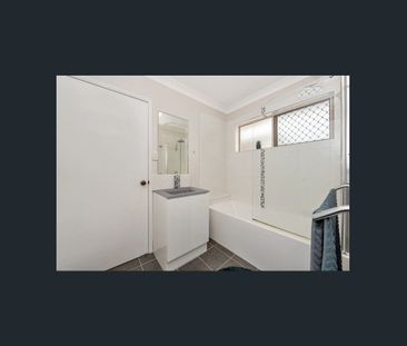 Modern 2-Bedroom Unit with Spacious Outdoor Area - $490 per Week - Photo 4