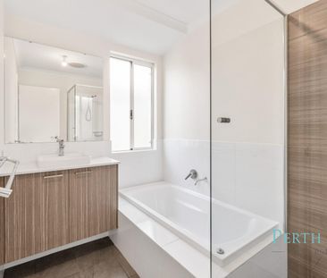 Bright modern four-bedroom family home in Dayton - Photo 6