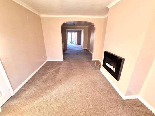 3 bedroom semi-detached house to rent - Photo 1