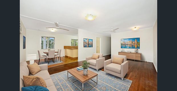 Charming Family Home Fully Air Conditioned and Shady Backyard - Photo 1