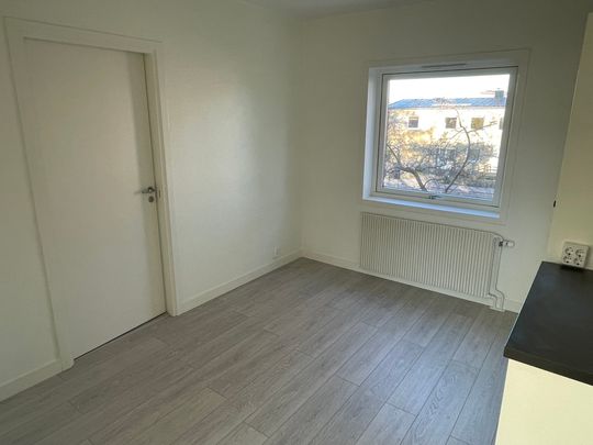 Tingvallavägen, Trollhättan - Photo 1