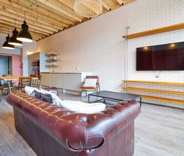 Premium En Suite City View - Photo 4