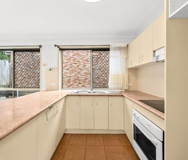 66 Glasshouse Crescent, Forest Lake QLD 4078 - House For Rent | Domain - Photo 5