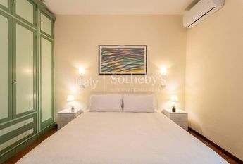 Elegante villa con giardino a due passi dal mare