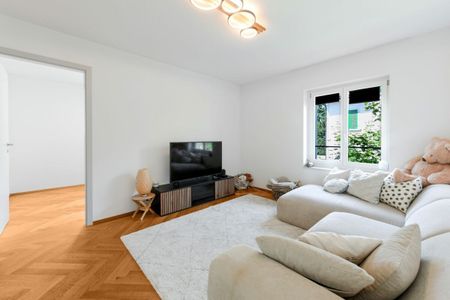 Work & Live Combined: Exclusive 4.5-room apartment in Wil with additional office - Photo 3