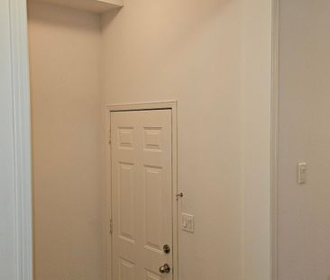 For Lease - 96 Fortis Crescent, Bradford West Gwillimbury, Ontario - Photo 3