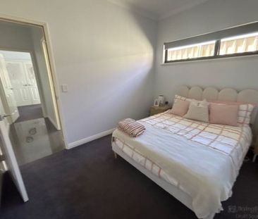 MODERN & SPACIOUS HOME IN PRIME LOCATION HOME OPEN SATURDAY 12 SEPT... - Photo 5