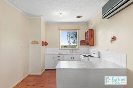 2 Campbell Street, TAMWORTH NSW 2340 - Photo 5