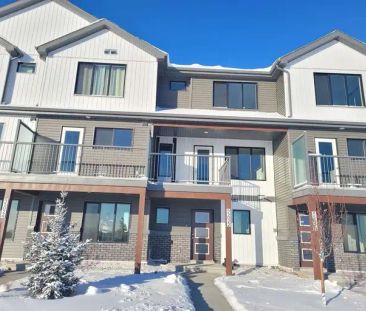 Brand New 2 bedrooms + Den Townhouse with single attached garage in River Edge | 5020 River’s Edge Way Northwest, Edmonton - Photo 1