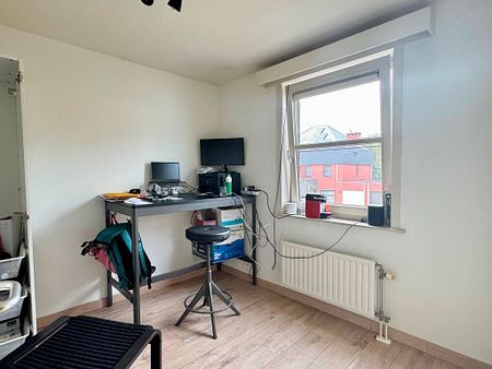 Recent, goed gelegen woning met 4 slaapkamers, garage en tuin. - Foto 5