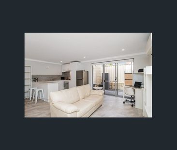 Stylish, Fully Furnished Ground-Floor Apartment in the Heart of Bel... - Photo 2