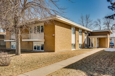 6 - 1111 Renfrew Drive Northeast, Calgary - Photo 2