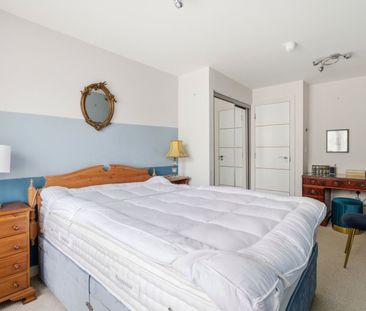 Available now - Photo 3