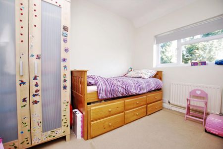 3 bedroom semi-detached house to rent - Photo 5