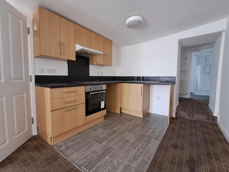 2 bedroom flat to rent - Photo 4