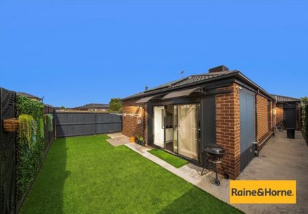 Brand New Four Bedroom Family Home - Photo 3