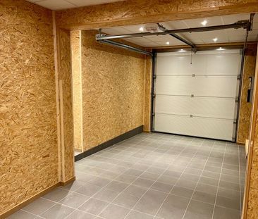 Gerenoveerd appartement met 3 slaapkamers en garage! - Photo 1