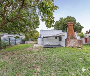 Charming Ballarat Cottage Close to CBD & Transport - Photo 5