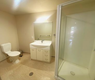 Effortless Inner-City Living – Power Included! - Photo 6