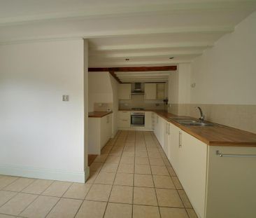 2 bedroom end of terrace house to rent - Photo 4