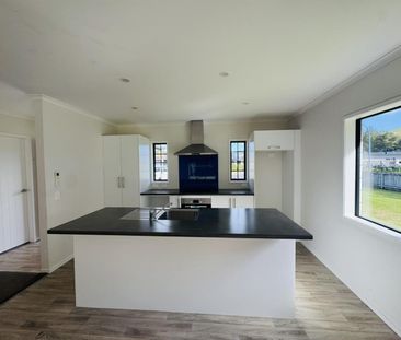 Charming Family Home - Photo 5