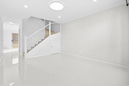 75 Ludhiana Glade, Schofields NSW 2762 - Townhouse For Rent | Domain - Photo 2
