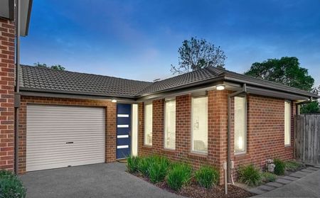 Stylish, Single-Level Unit In A Prime Location - Photo 2