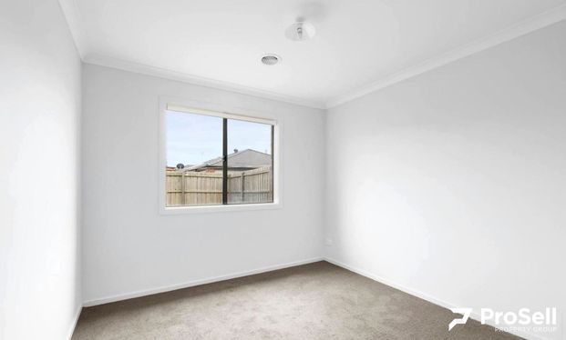 4 Emaleigh Close, Officer - Photo 1