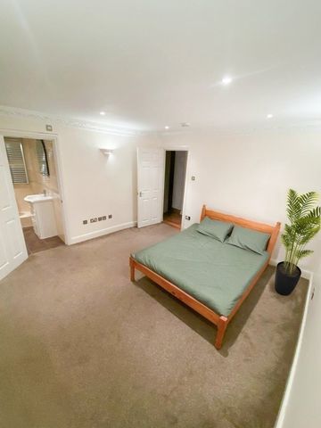 Room in a Shared Flat, Woolwich Road, SE10 - Photo 4