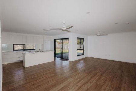 Modern Living in Bundaberg East – Comfort, Style & Space - Photo 4